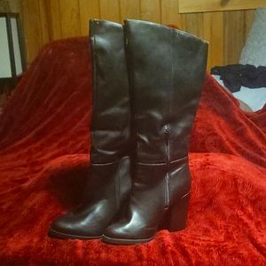 🍀 A+ Black Leather Boots Size 8.5